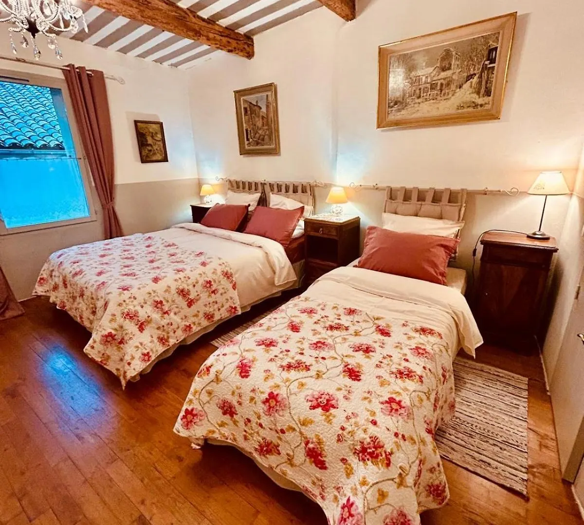 La Sarrasine Hotel Villes-sur-Auzon 0*,  Franciaország
