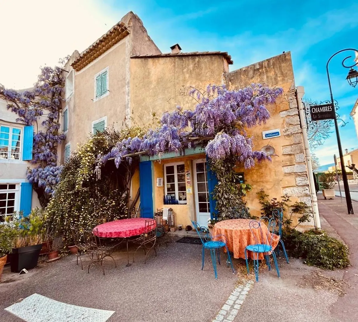 La Sarrasine contacts